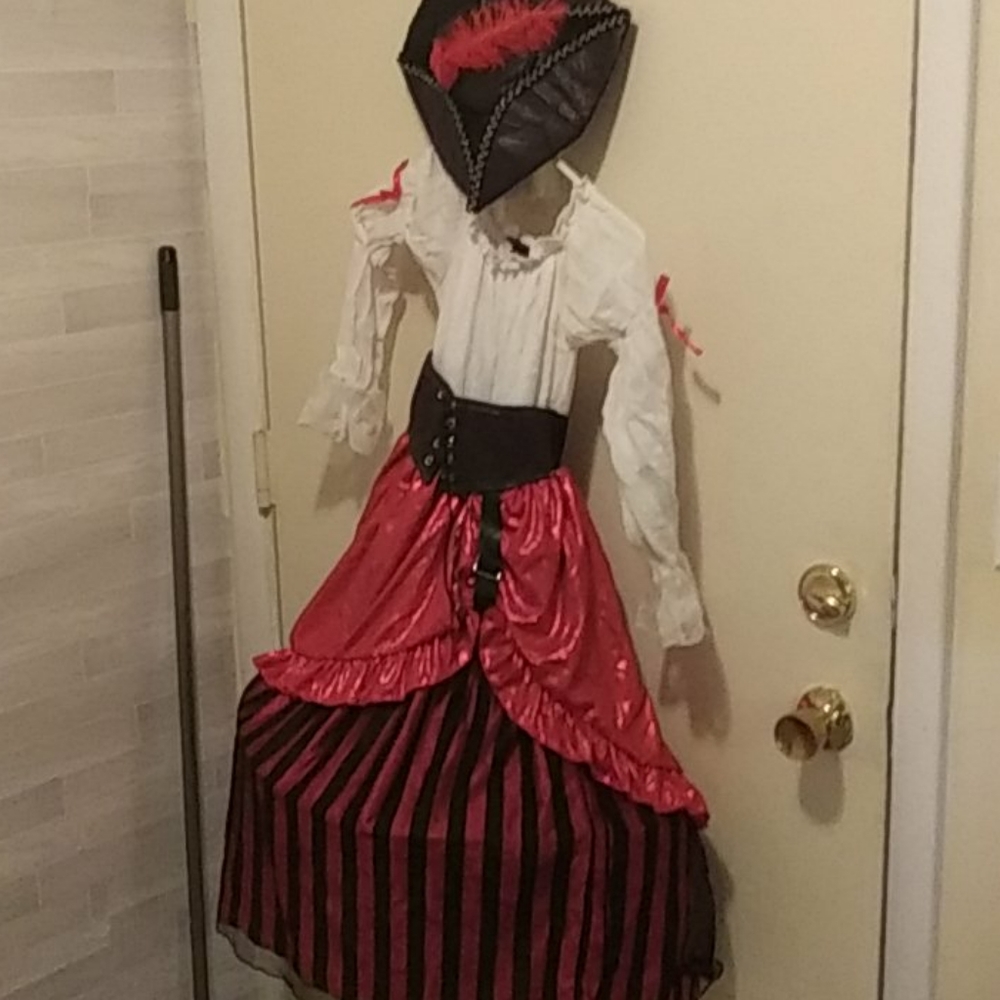 Girls pirate Halloween costume